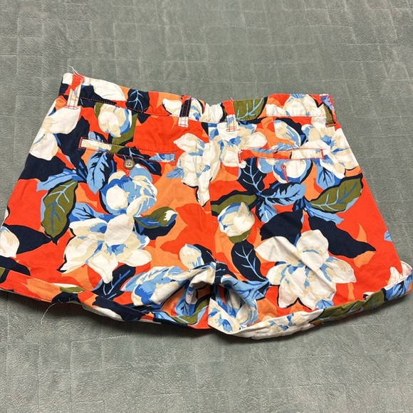 Gap Floral Tropical Girlfriend Shorts, 4 Inch Inseam, Size 2 - Picture 2 of 6